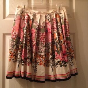 Old Navy floral skirt NWOT